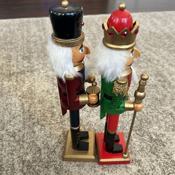 Christmas Festive 15” Nutcracker Bundle (2) - Picture 4 of 8